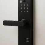 Akıllı Kapı Kilidi (QR / Şifre)